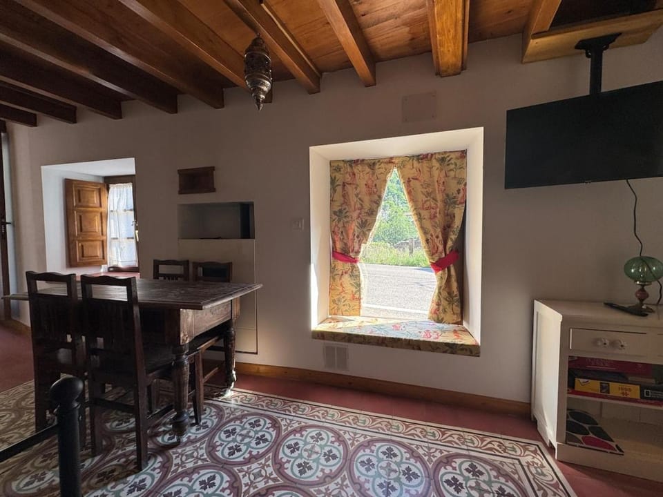 La Casuca de la Brevera House in Cantabria