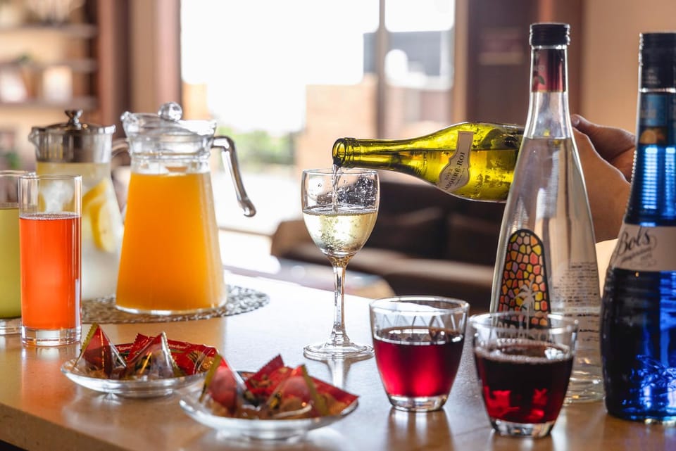 Lounge or bar, Food and drinks, Drinks