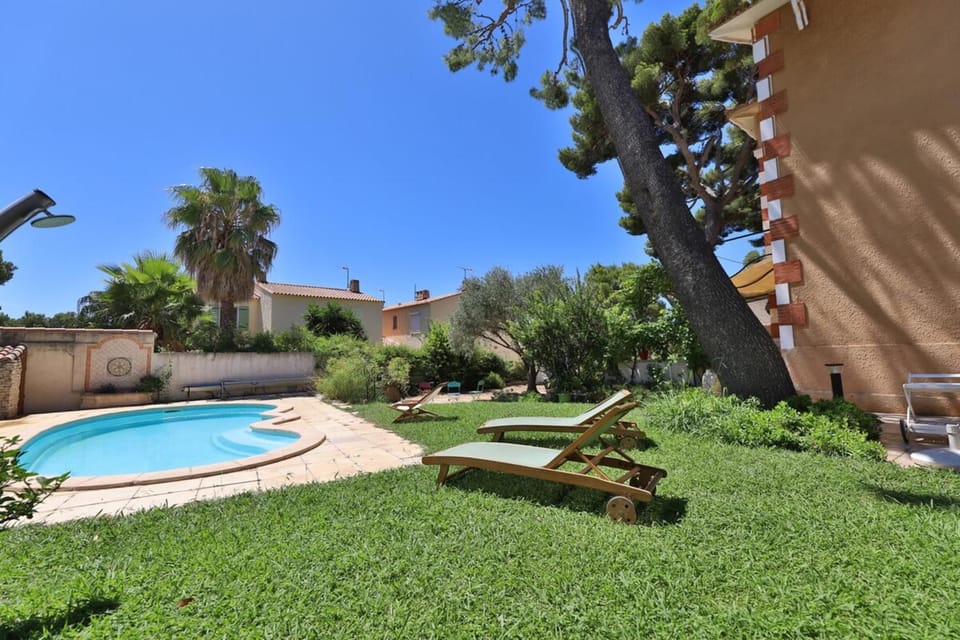 Villa L'Oustaou House in Sausset-les-Pins