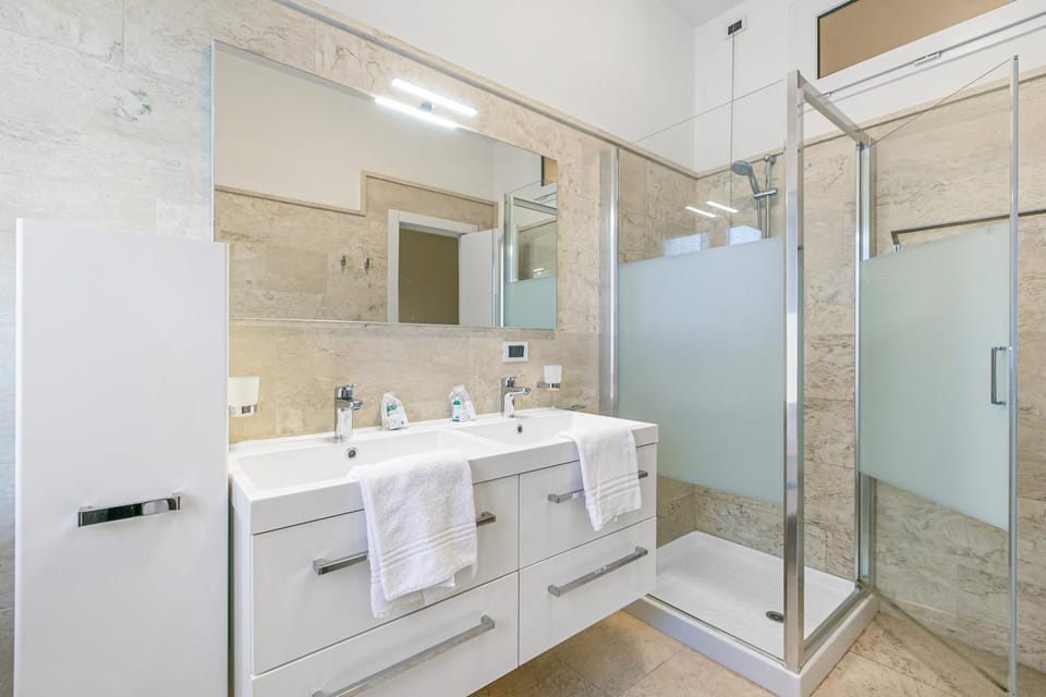 Shower, Bathroom