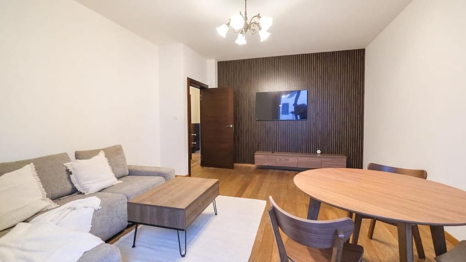 Dining area, Evening entertainment