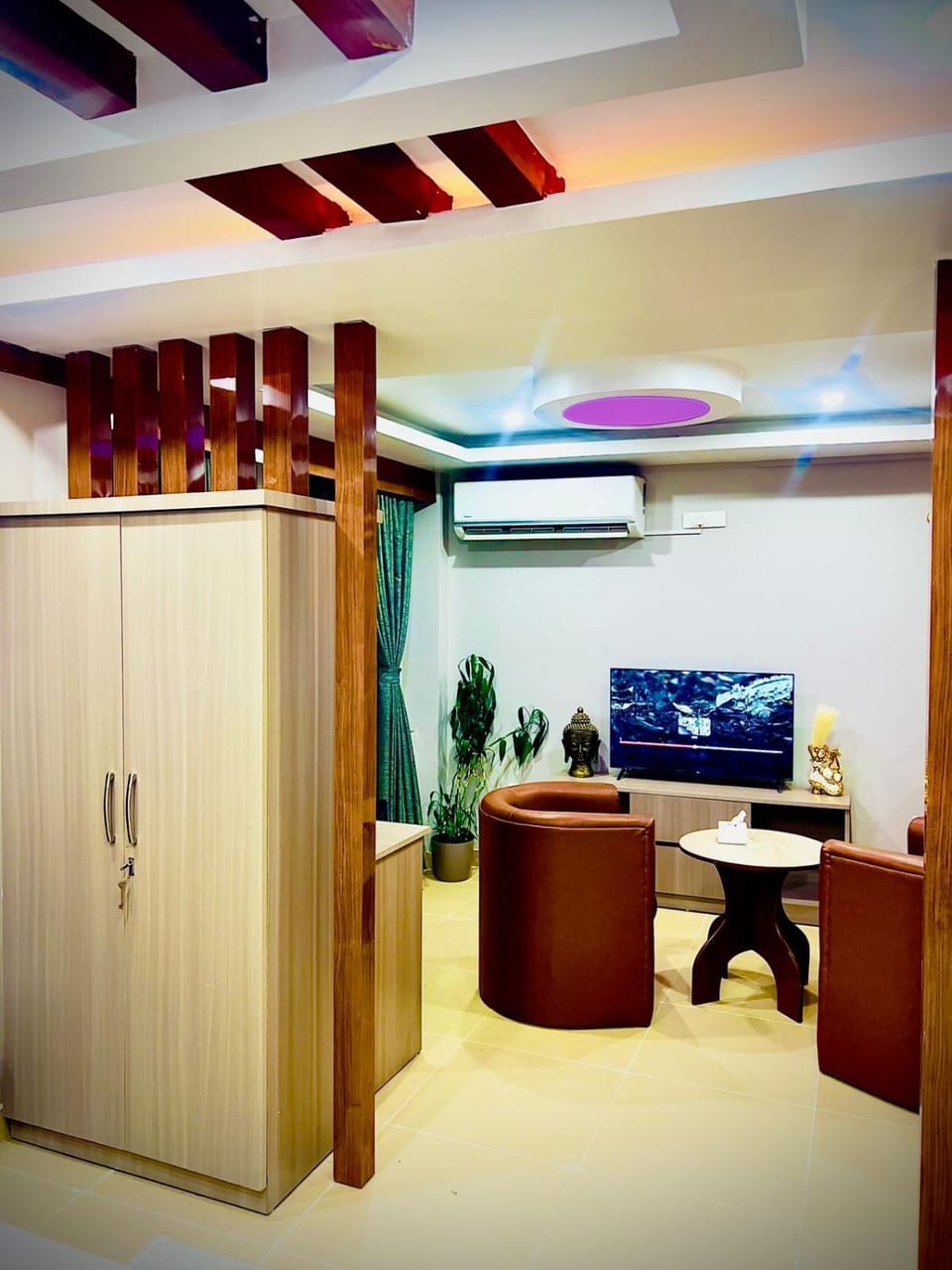 Communal lounge/ TV room, TV and multimedia, Living room, Seating area, Evening entertainment, wardrobe