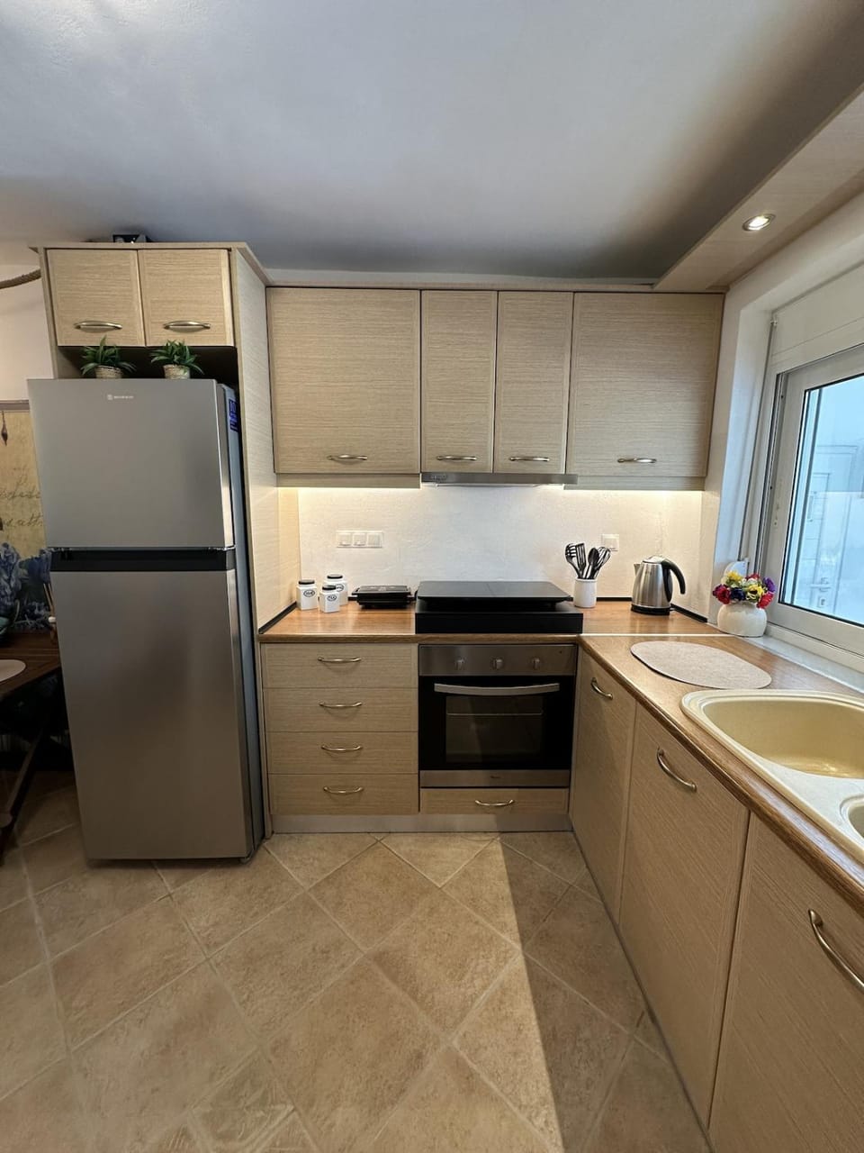 Kitchen or kitchenette, oven, toaster
