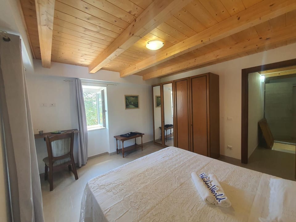Bed, Photo of the whole room, Bedroom, wardrobe