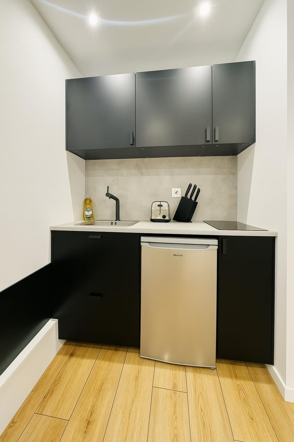 Kitchen or kitchenette, stove