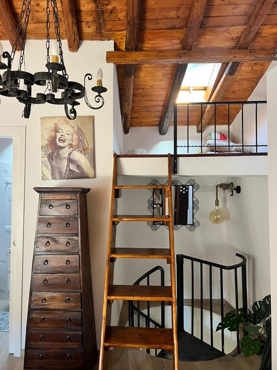 Little Lake Escape House in Colico