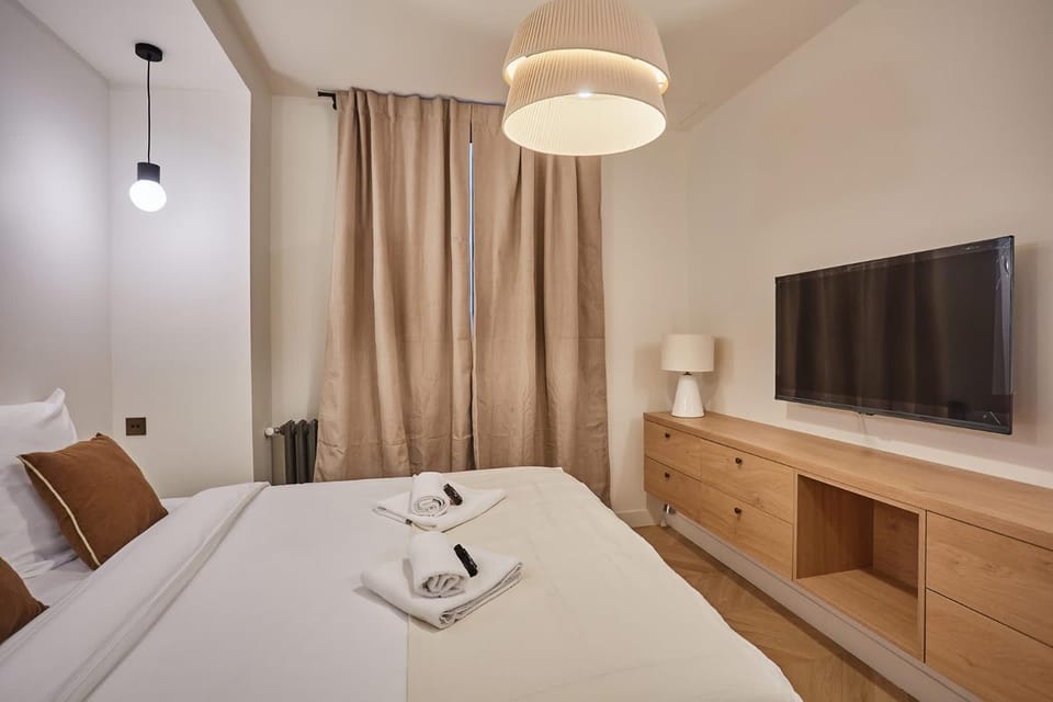 Bed, TV and multimedia
