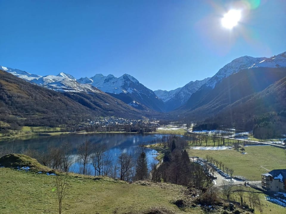 Nearby landmark, Natural landscape, Mountain view