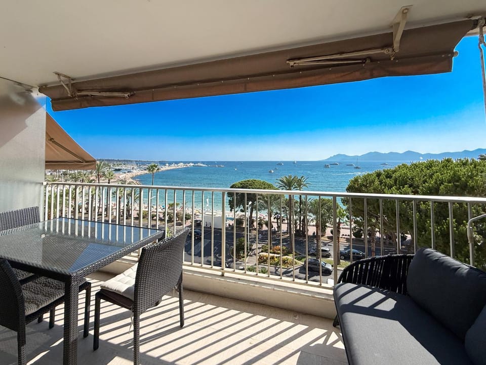 Patio, Natural landscape, Dining area, Sea view