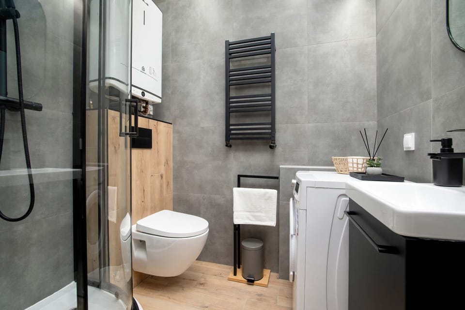 Shower, Toilet, Bathroom