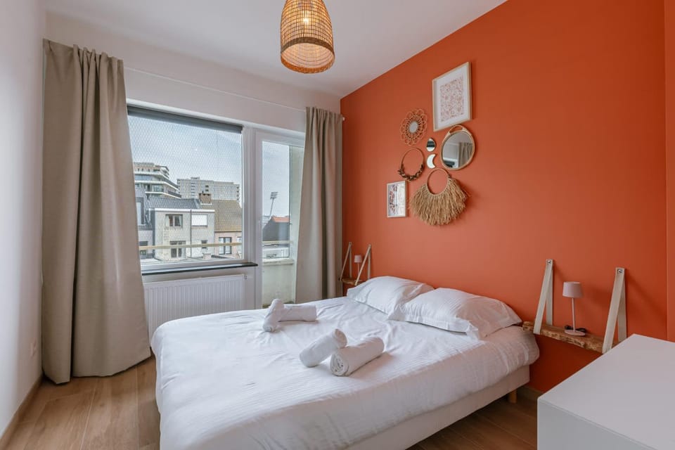 Modern Apartment with Balcony Near City Center House in Ostend