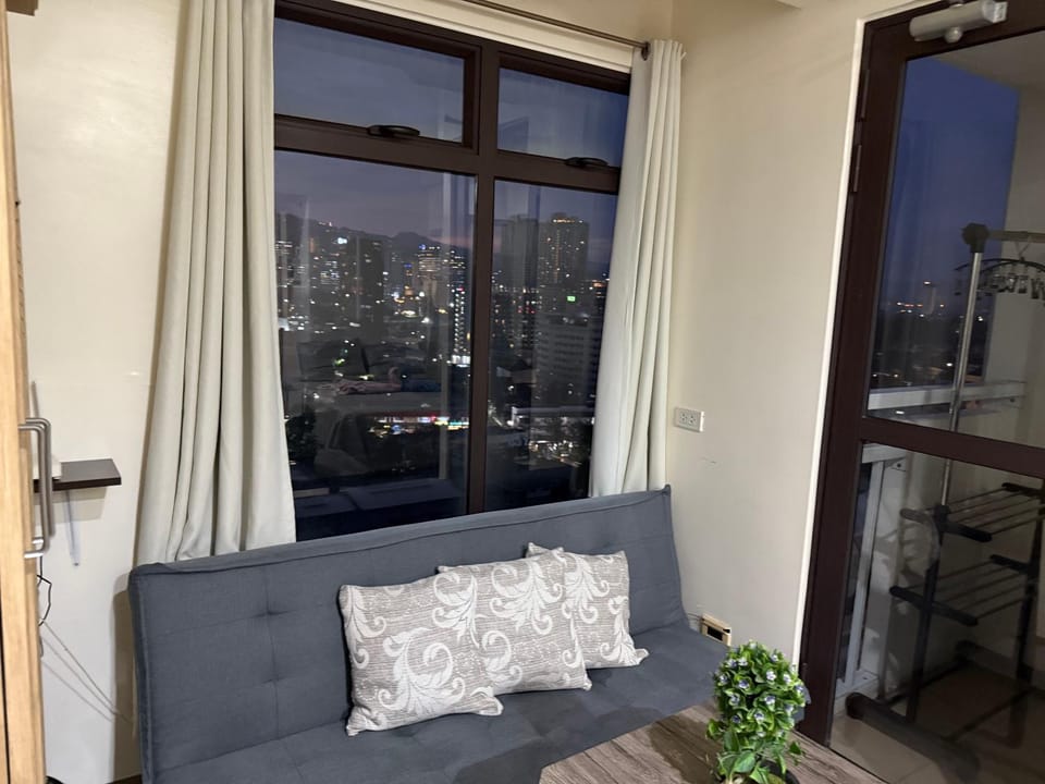 View (from property/room), Balcony/Terrace, Living room