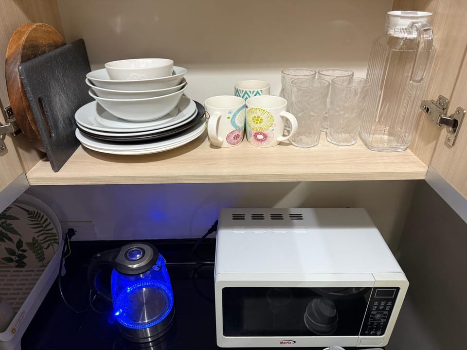 Kitchen or kitchenette, oven