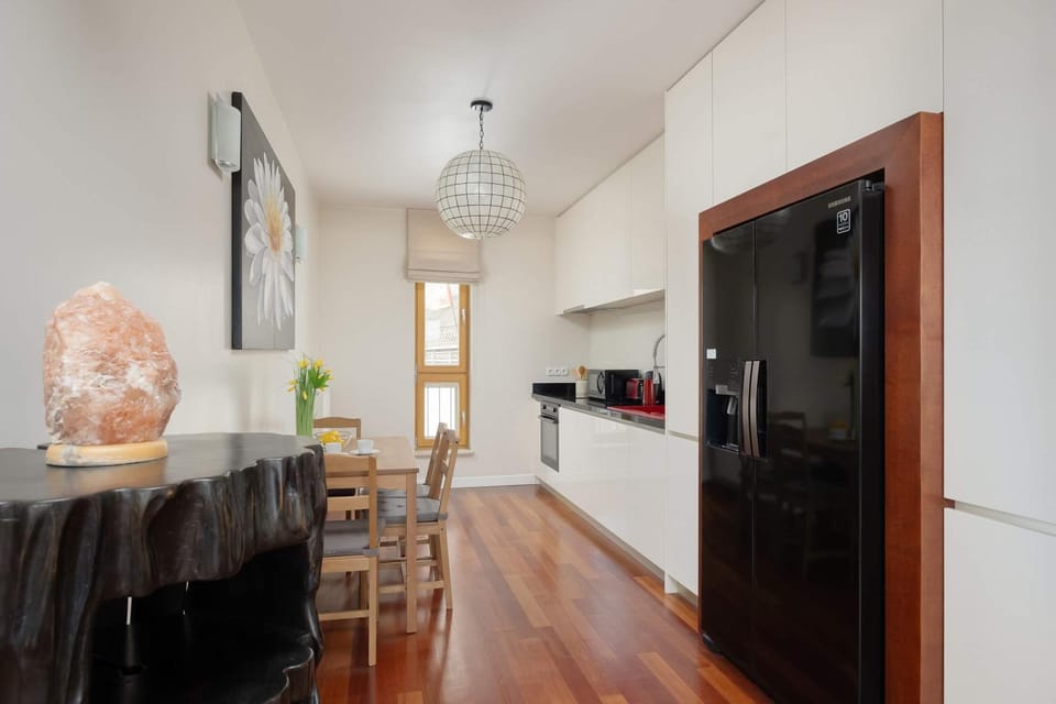 TV and multimedia, Kitchen or kitchenette, oven, stove