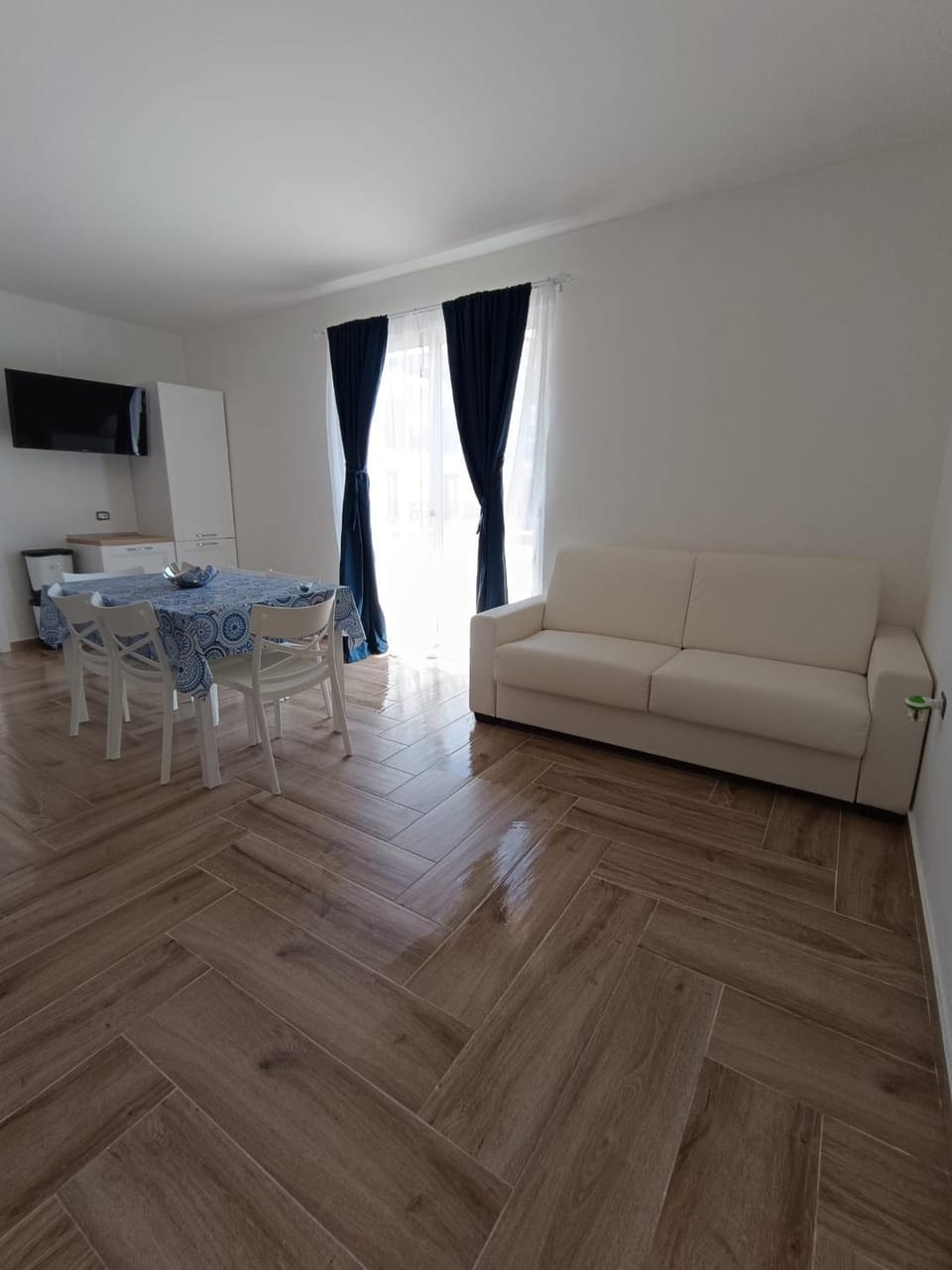TV and multimedia, Living room, Seating area, Dining area, Sea view, Sea view, Street view, kitchen