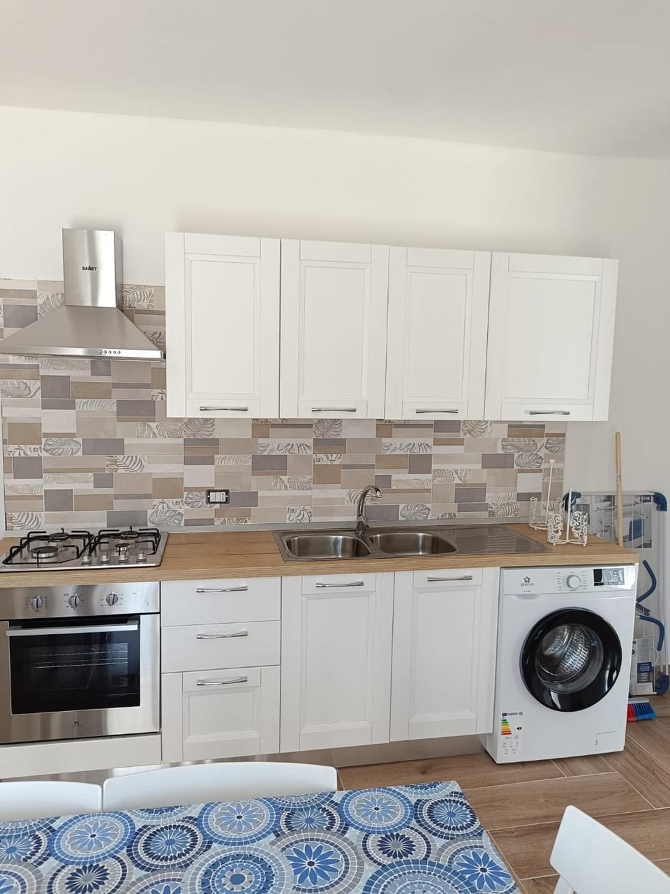 Day, Kitchen or kitchenette, Living room, Seating area, flat iron, oven, stove, washing machine, kitchen