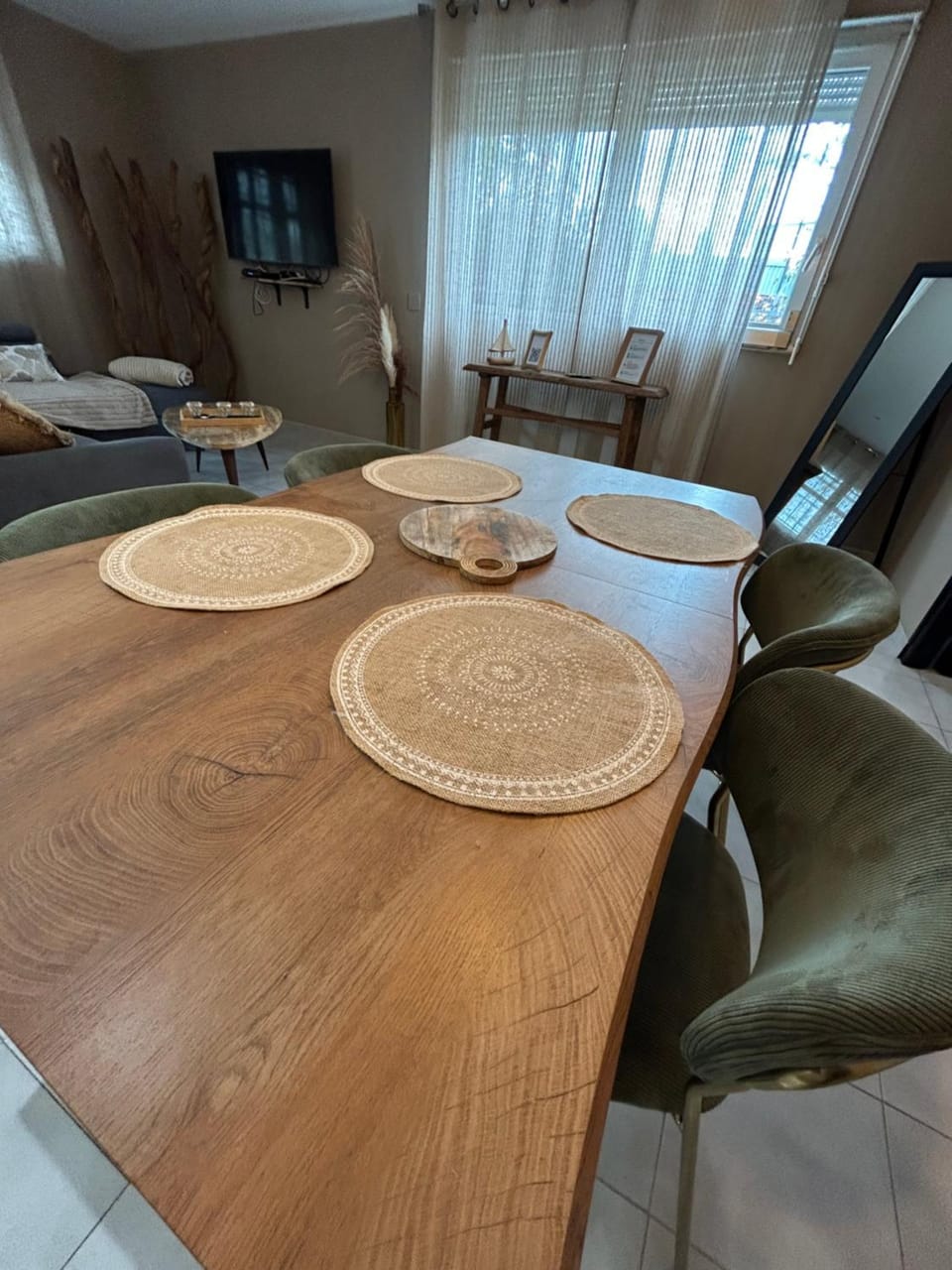 Living room, Dining area
