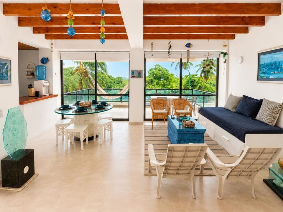 Living room, Dining area