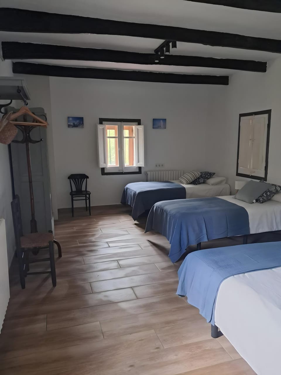 Property building, Living room, Bedroom