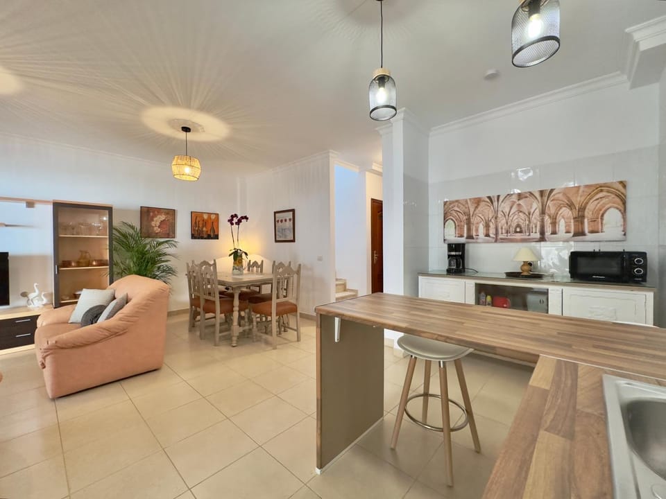 Kitchen or kitchenette, Living room, Dining area, oven