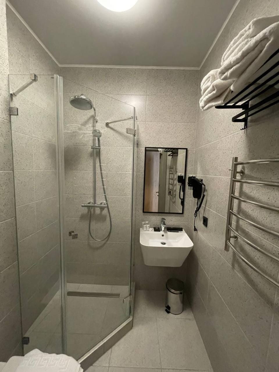 Shower, towels