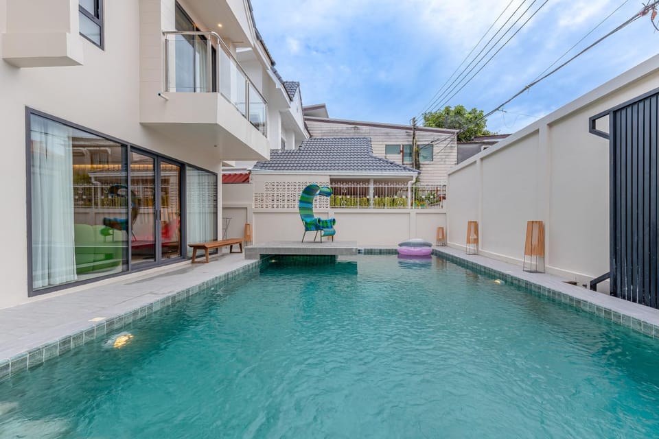 Pool view, Swimming pool