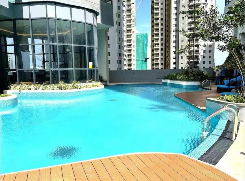 Swimming pool, Swimming pool
