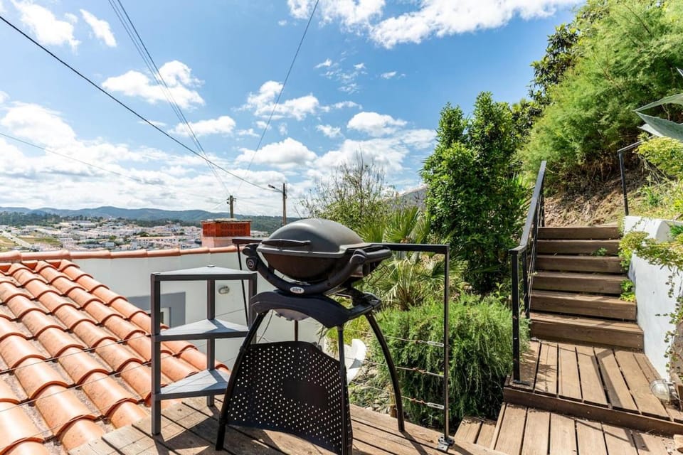 BBQ facilities, View (from property/room), Balcony/Terrace