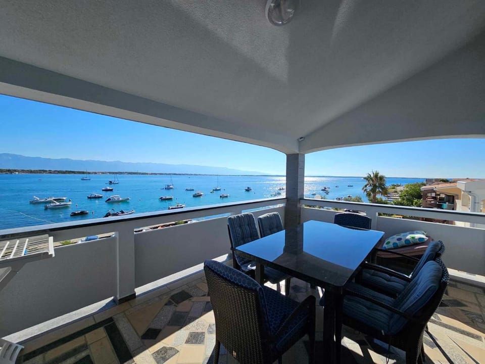 Day, Natural landscape, View (from property/room), Balcony/Terrace, Balcony/Terrace, Seating area, Sea view