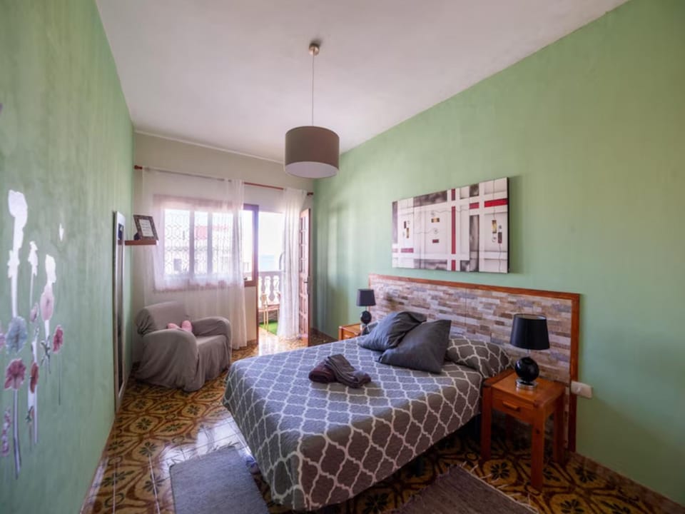 Bed, Bedroom