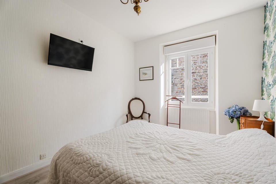 Living room, Bedroom