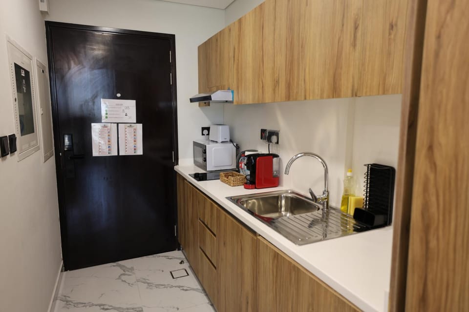 Coffee/tea facilities, Kitchen or kitchenette, oven, stove, toaster