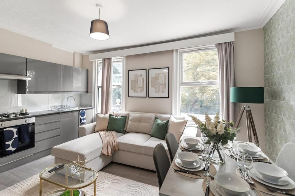 Spacious Gem Easy & Fast access to Central London Apartment in London Borough of Southwark