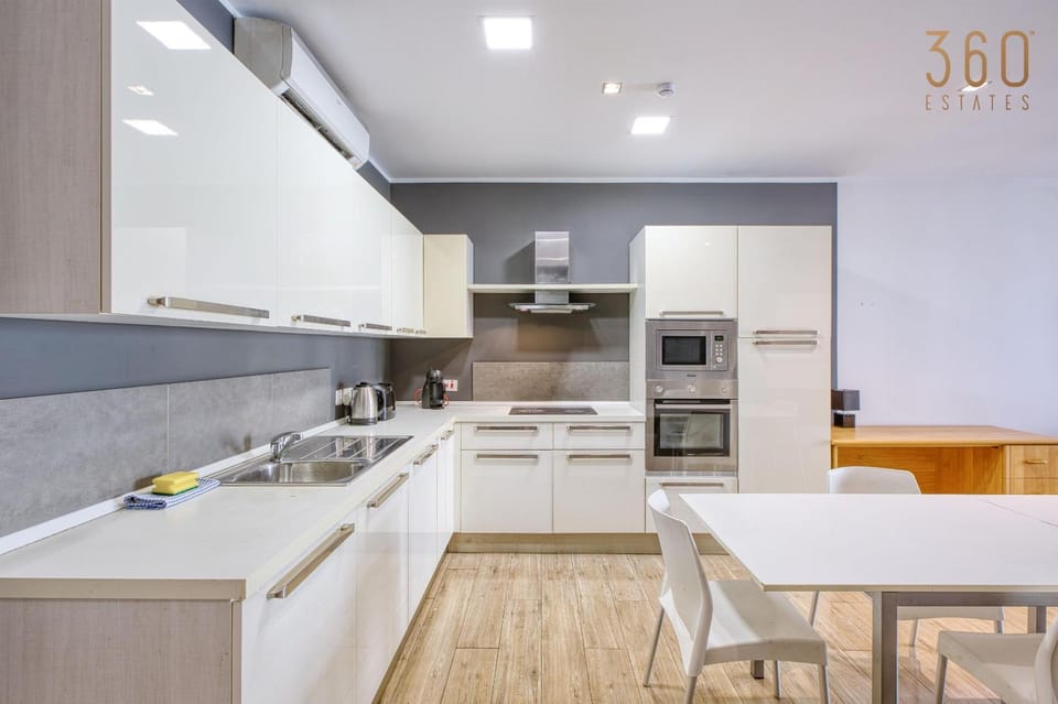 Kitchen or kitchenette, Dining area, dishwasher, minibar, oven, pet friendly, stove, toaster