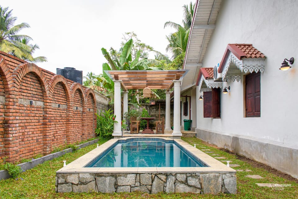 Property building, Day, Garden, Garden, Hot Tub, Garden view, Pool view, Swimming pool, Swimming pool