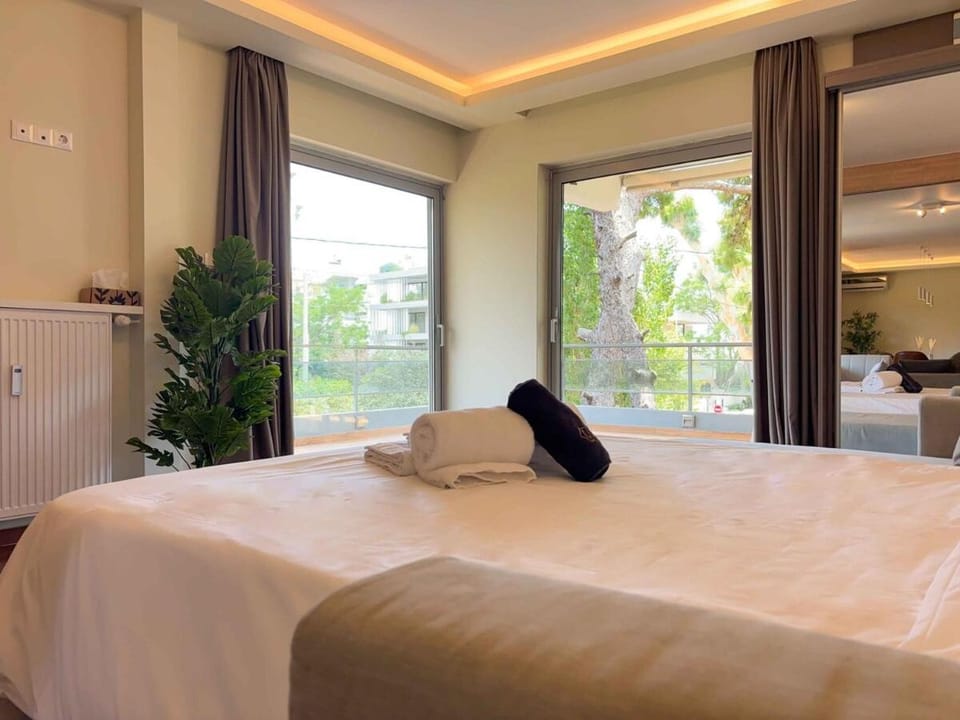 Luxurious & Spacious Flat in Glyfada Center Apartment in South Athens