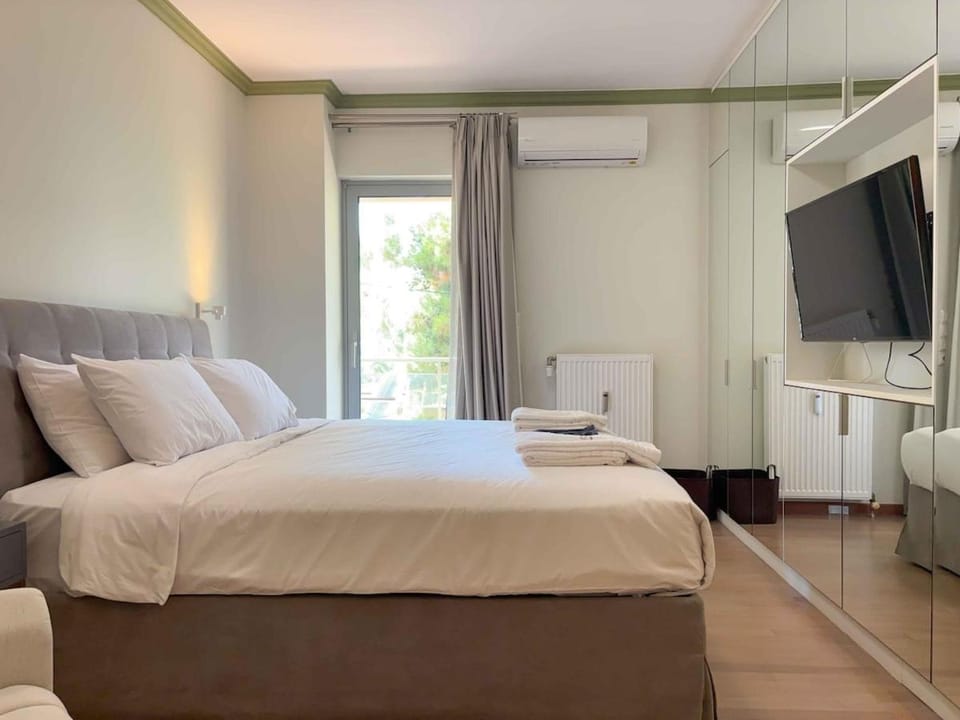 Luxurious & Spacious Flat in Glyfada Center Apartment in South Athens