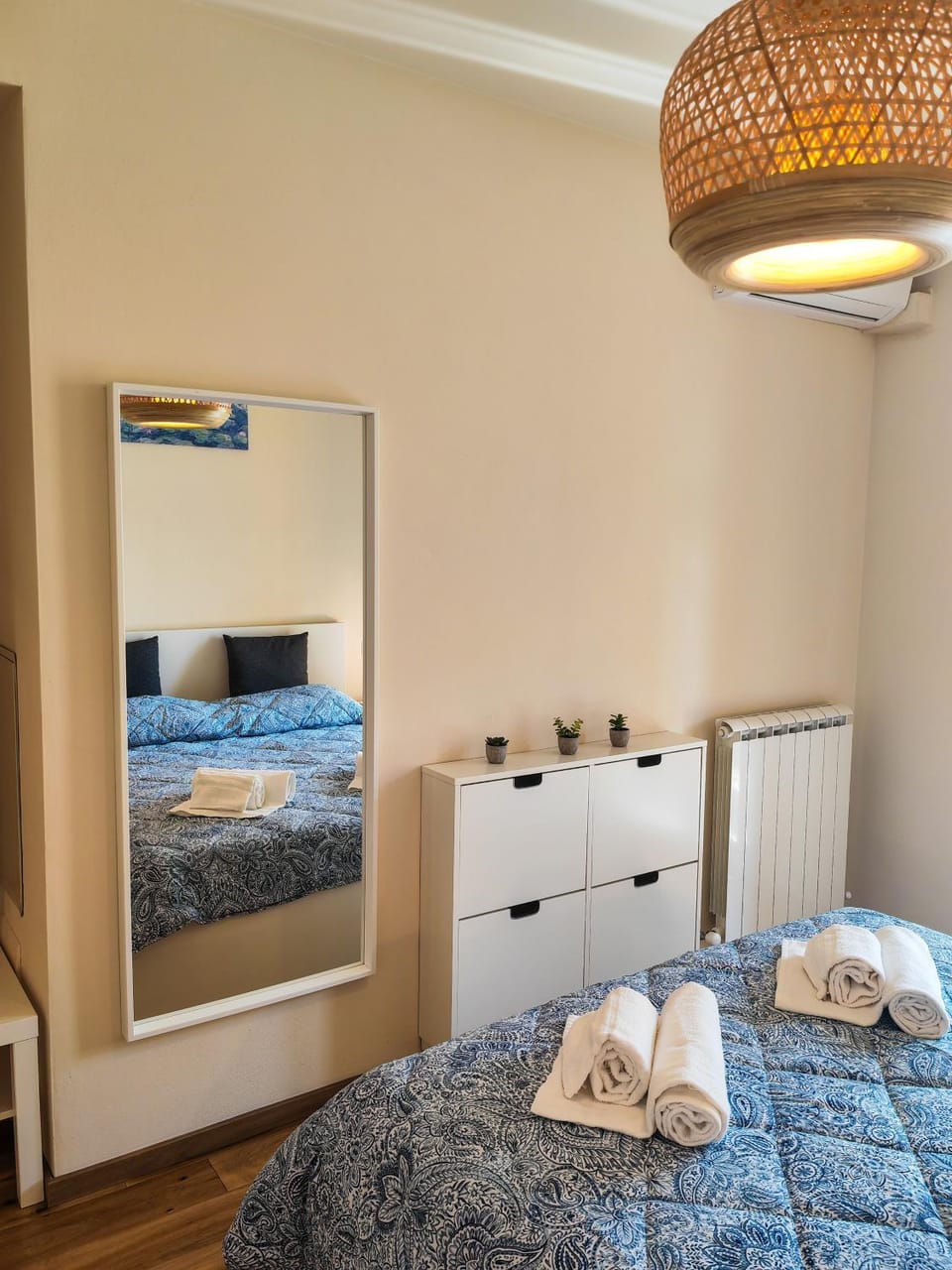 Photo of the whole room
