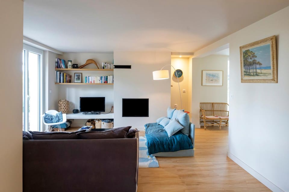 Property building, Living room