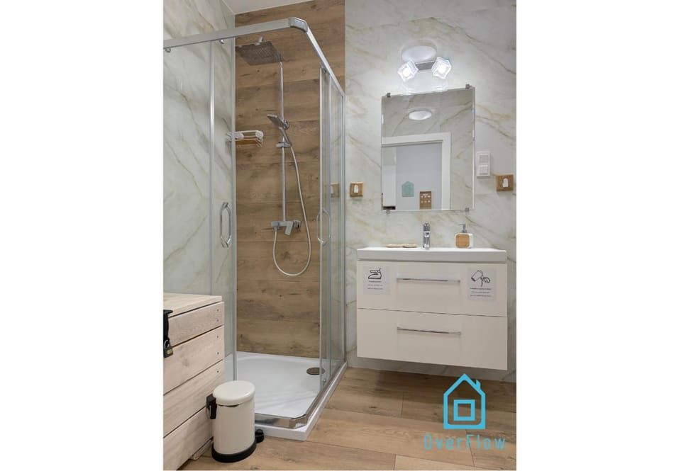 Coast Apartment with Sauna & Gym, 5 Min to Baltic Sea & Polsat Plus Arena Apartment in Gdansk