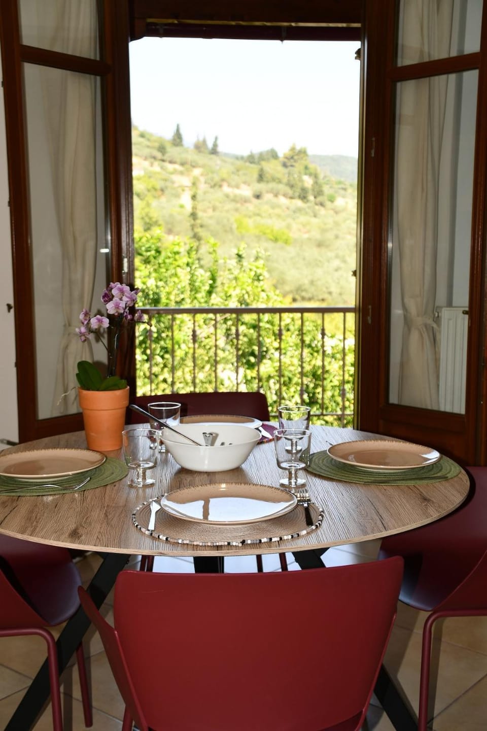 View (from property/room), Balcony/Terrace, Dining area