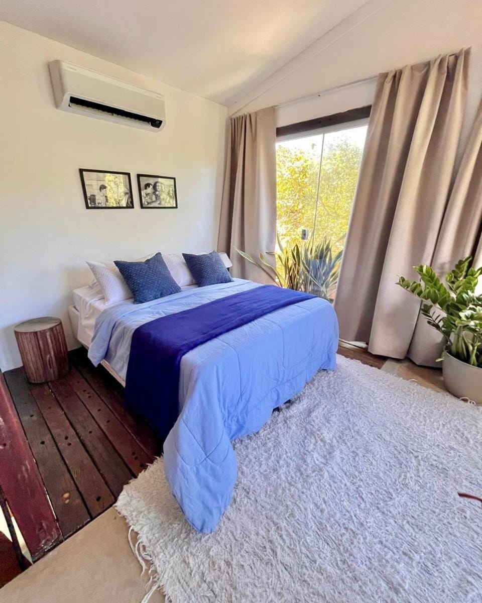 Bed, Photo of the whole room, Bedroom, air conditioner