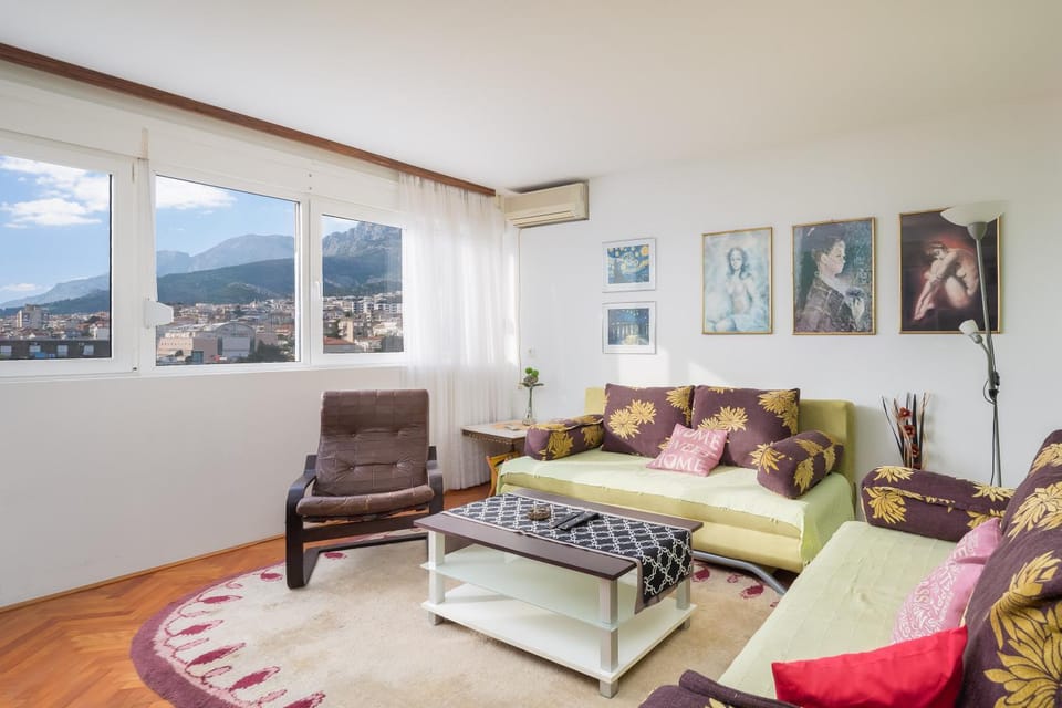 Edita Apartment - Town Centre, Private Parking Apartment in Makarska