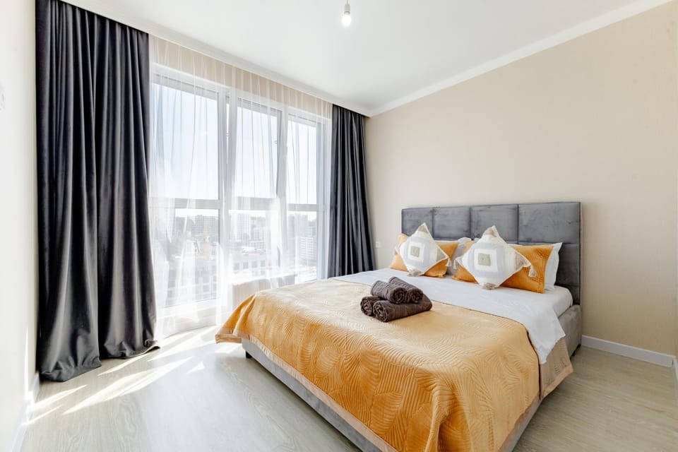 Bed, Photo of the whole room, Bedroom, towels