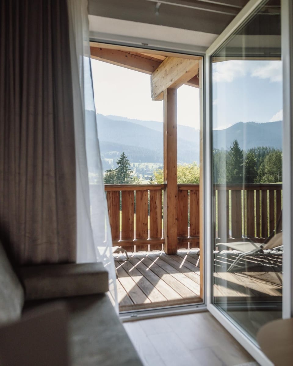 View (from property/room), Balcony/Terrace, Mountain view