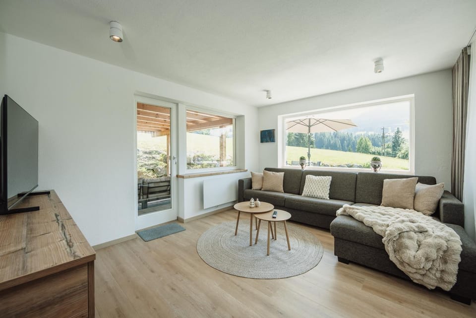 Living room, Mountain view