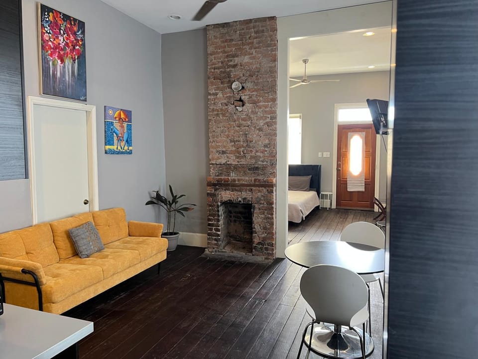 Modern Condo 3 Apartment in New Orleans