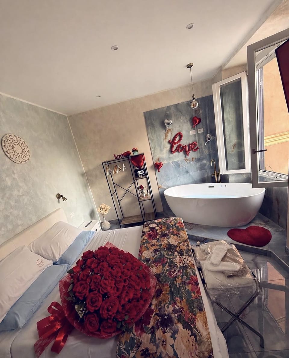 Hot Tub, Bedroom