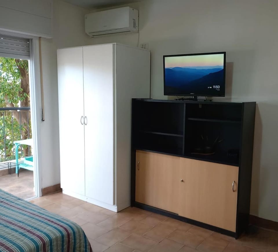 Bed, TV and multimedia, Balcony/Terrace, Bedroom, heating, air conditioner
