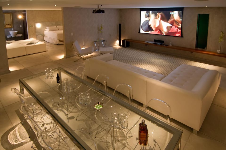 Communal lounge/ TV room, TV and multimedia